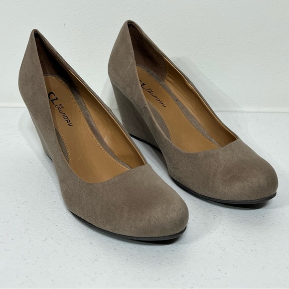 Chinese Laundry Shoes - Chinese Laundry Women’s Taupe Faux Suede Niesha Wedges Shoes - Size 10